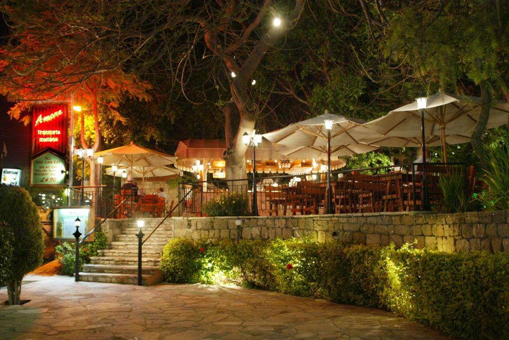 Dionysos Central Paphos Eksteriør bilde